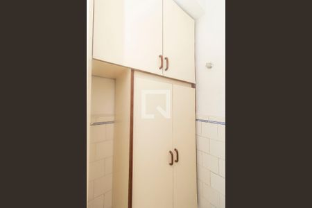 Apartamento para alugar com 65m², 2 quartos e sem vaga Apartamento para alugar com 65m², 2 quartos e sem vagaDetalhe do Banheiro de serviço