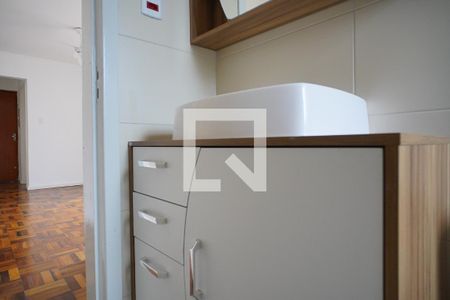 Banheiro de apartamento para alugar com 1 quarto, 48m² em Jardim São Pedro, Porto Alegre