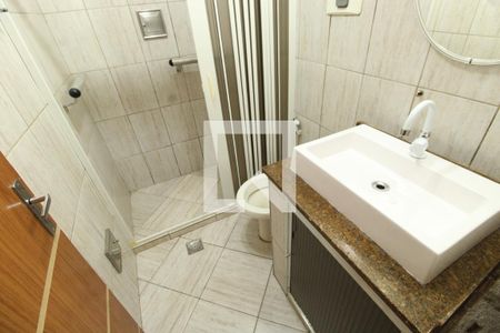 Banheiro de casa para alugar com 2 quartos, 70m² em Irajá , Rio de Janeiro