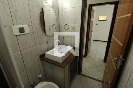 Banheiro de casa para alugar com 2 quartos, 70m² em Irajá , Rio de Janeiro
