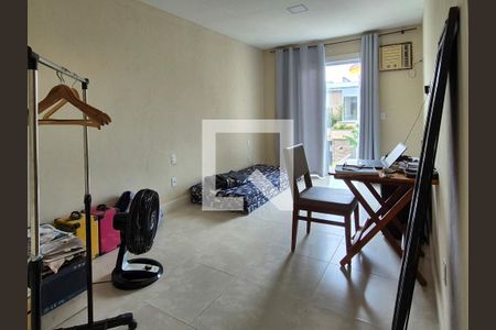 Quarto de casa de condomínio à venda com 3 quartos, 400m² em Recreio dos Bandeirantes, Rio de Janeiro