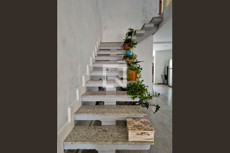 Escada de casa de condomínio à venda com 3 quartos, 400m² em Recreio dos Bandeirantes, Rio de Janeiro