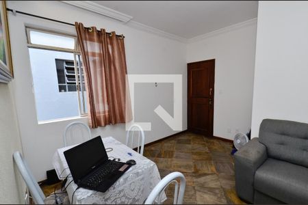 Sala de apartamento à venda com 2 quartos, 63m² em Sagrada Família, Belo Horizonte