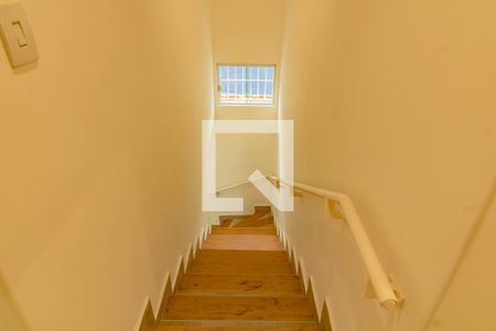 Escada de casa para alugar com 3 quartos, 204m² em Jabaquara, São Paulo