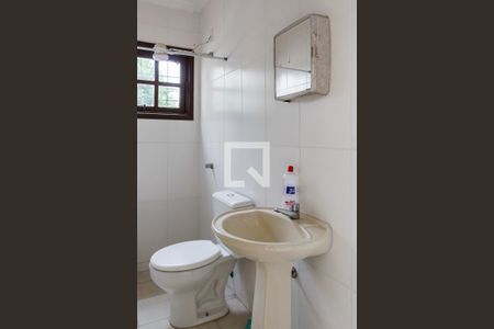 Casa à venda com 290m², 4 quartos e 4 vagasBanheiro de serviço