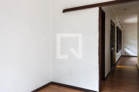 Casa à venda com 290m², 4 quartos e 4 vagasEscritório