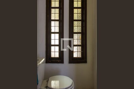 Casa à venda com 290m², 4 quartos e 4 vagasLavabo