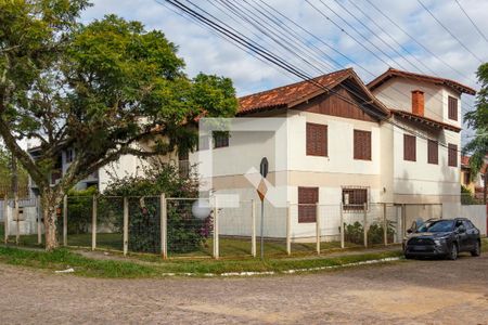 Fachada de casa à venda com 4 quartos, 290m² em Ipanema, Porto Alegre
