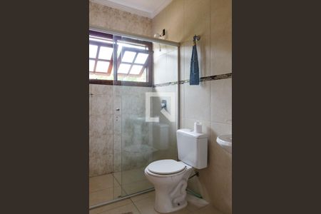 Casa à venda com 290m², 4 quartos e 4 vagasBanheiro Social