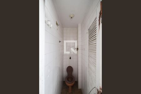 Banheiro de serviço de apartamento para alugar com 2 quartos, 78m² em Centro, Nova Iguaçu