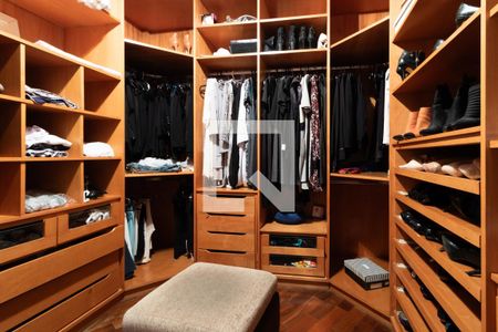 Casa à venda com 232m², 2 quartos e 3 vagas Suíte 1