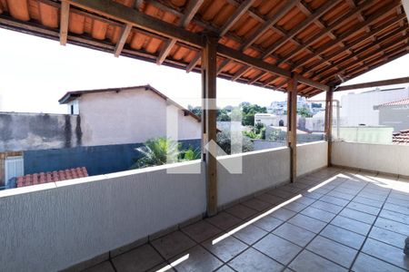 Casa à venda com 232m², 2 quartos e 3 vagasVaranda