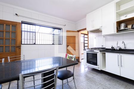 Casa à venda com 232m², 2 quartos e 3 vagasCozinha