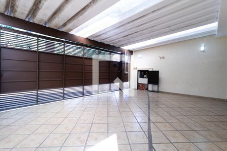 Casa à venda com 232m², 2 quartos e 3 vagasGaragem