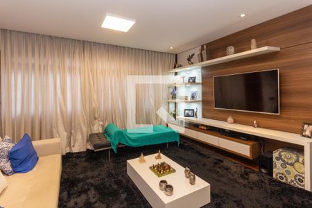 Sala de Estar de casa para alugar com 4 quartos, 210m² em Vila Carrao, São Paulo