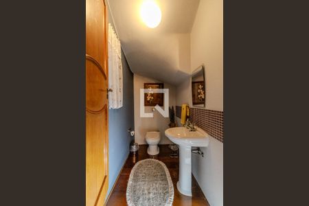 Casa à venda com 435m², 3 quartos e 3 vagas Casa à venda com 435m², 3 quartos e 3 vagasLavabo