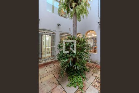 Casa à venda com 435m², 3 quartos e 3 vagas Casa à venda com 435m², 3 quartos e 3 vagasQuintal