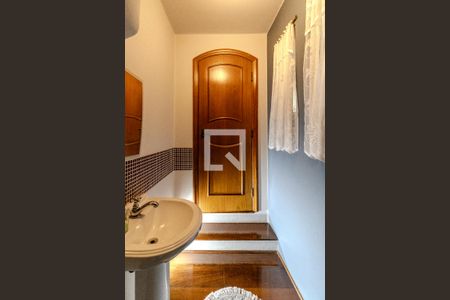 Casa à venda com 435m², 3 quartos e 3 vagas Casa à venda com 435m², 3 quartos e 3 vagasLavabo