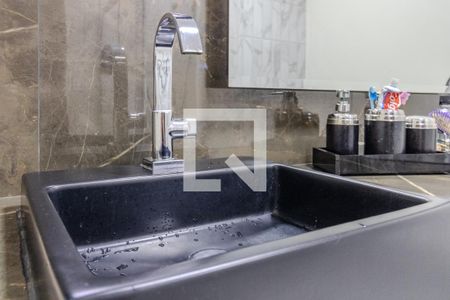 Casa à venda com 435m², 3 quartos e 3 vagas Casa à venda com 435m², 3 quartos e 3 vagasBanheiro da Suíte 1