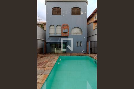 Casa à venda com 435m², 3 quartos e 3 vagas Casa à venda com 435m², 3 quartos e 3 vagasPiscina