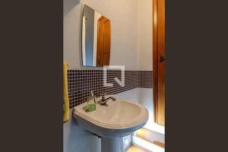 Casa à venda com 435m², 3 quartos e 3 vagas Casa à venda com 435m², 3 quartos e 3 vagasLavabo