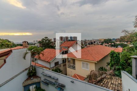 Casa à venda com 435m², 3 quartos e 3 vagas Casa à venda com 435m², 3 quartos e 3 vagasSuite 3