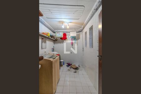 Casa à venda com 435m², 3 quartos e 3 vagas Casa à venda com 435m², 3 quartos e 3 vagasÁrea de Serviço