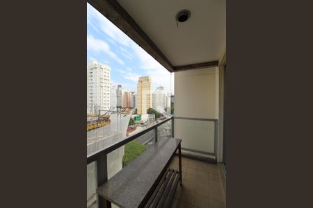 Varanda de apartamento à venda com 3 quartos, 100m² em Vila Nova Conceição, São Paulo