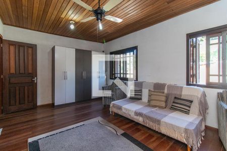 Casa à venda com 284m², 5 quartos e 2 vagas Casa à venda com 284m², 5 quartos e 2 vagasSala - Segundo andar