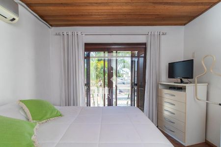 Casa à venda com 284m², 5 quartos e 2 vagas Casa à venda com 284m², 5 quartos e 2 vagasQuarto 4 - Suíte