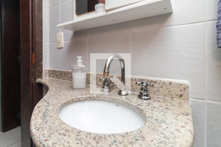 Casa à venda com 284m², 5 quartos e 2 vagas Casa à venda com 284m², 5 quartos e 2 vagasBanheiro Social