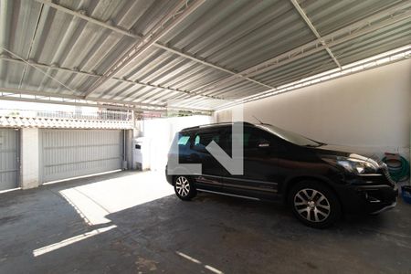 Casa à venda com 284m², 5 quartos e 2 vagas Casa à venda com 284m², 5 quartos e 2 vagasGaragem