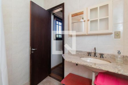 Casa à venda com 284m², 5 quartos e 2 vagas Casa à venda com 284m², 5 quartos e 2 vagasBanheiro do Quarto 5 - Segundo andar