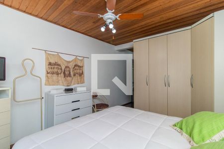 Casa à venda com 284m², 5 quartos e 2 vagas Casa à venda com 284m², 5 quartos e 2 vagasQuarto 4 - Suíte