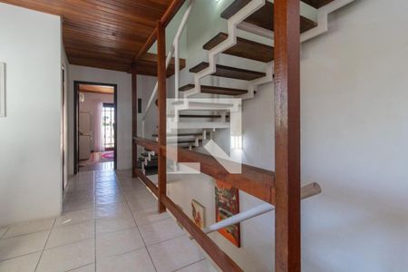 Casa à venda com 284m², 5 quartos e 2 vagas Casa à venda com 284m², 5 quartos e 2 vagasCorredor