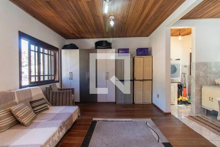 Casa à venda com 284m², 5 quartos e 2 vagas Casa à venda com 284m², 5 quartos e 2 vagasSala - Segundo andar