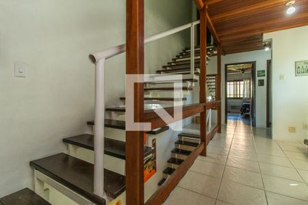Casa à venda com 284m², 5 quartos e 2 vagas Casa à venda com 284m², 5 quartos e 2 vagasCorredor