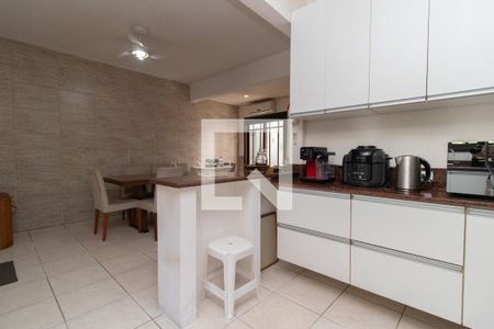Casa à venda com 284m², 5 quartos e 2 vagas Casa à venda com 284m², 5 quartos e 2 vagasCozinha