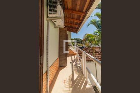 Casa à venda com 284m², 5 quartos e 2 vagas Casa à venda com 284m², 5 quartos e 2 vagasVaranda da Súite