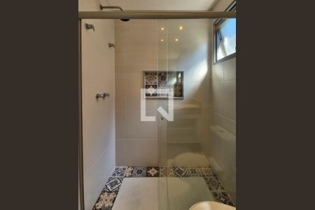 Casa de condomínio à venda com 350m², 4 quartos e 3 vagasBanheiro 2