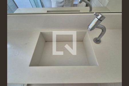 Casa de condomínio à venda com 350m², 4 quartos e 3 vagasBanheiro 4