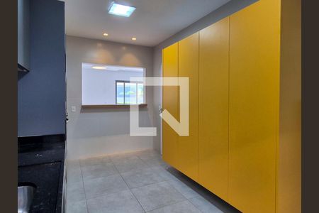 Casa de condomínio à venda com 350m², 4 quartos e 3 vagasCozinha