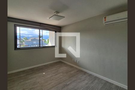 Casa de condomínio à venda com 350m², 4 quartos e 3 vagasQuarto 2