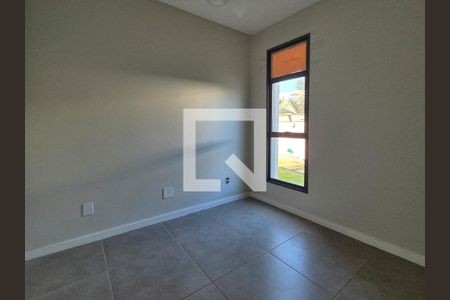 Casa de condomínio à venda com 350m², 4 quartos e 3 vagasQuarto de Serviço