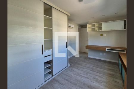 Casa de condomínio à venda com 350m², 4 quartos e 3 vagasQuarto 4