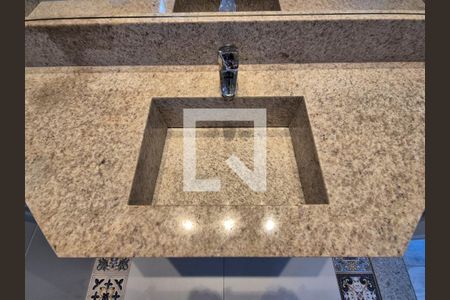 Casa de condomínio à venda com 350m², 4 quartos e 3 vagasBanheiro 2