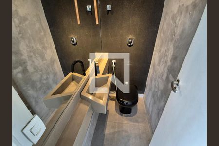 Casa de condomínio à venda com 350m², 4 quartos e 3 vagasLavabo