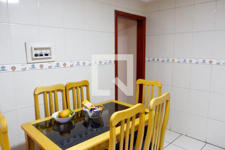 Casa à venda com 203m², 3 quartos e 2 vagasCozinha