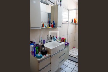 Casa à venda com 203m², 3 quartos e 2 vagasBanheiro