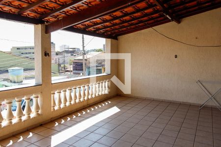 Casa à venda com 203m², 3 quartos e 2 vagasSacada